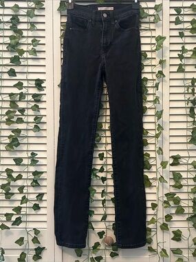 Levi’s 724 Hight Rise Straight Pant